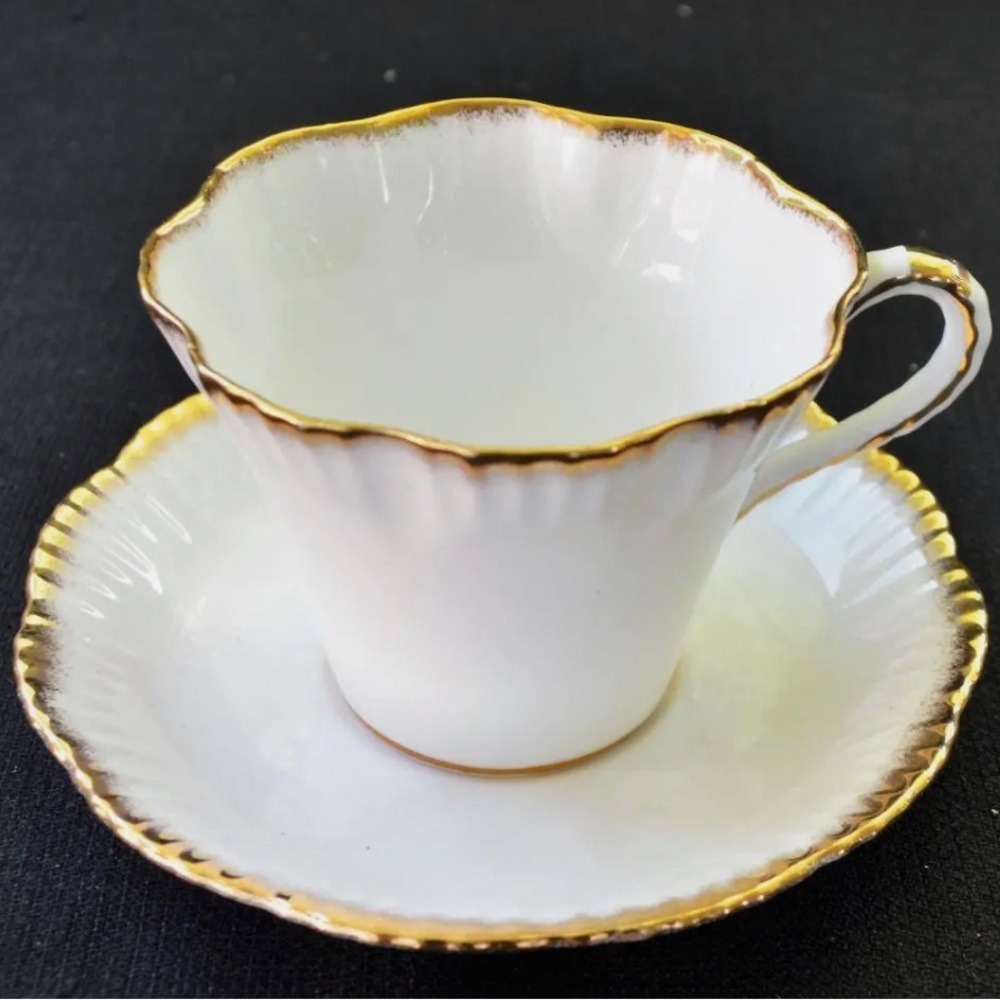 Vintage Signed SALISBURY Bone China England White Gold Pattern#3855 Cup
& Saucer